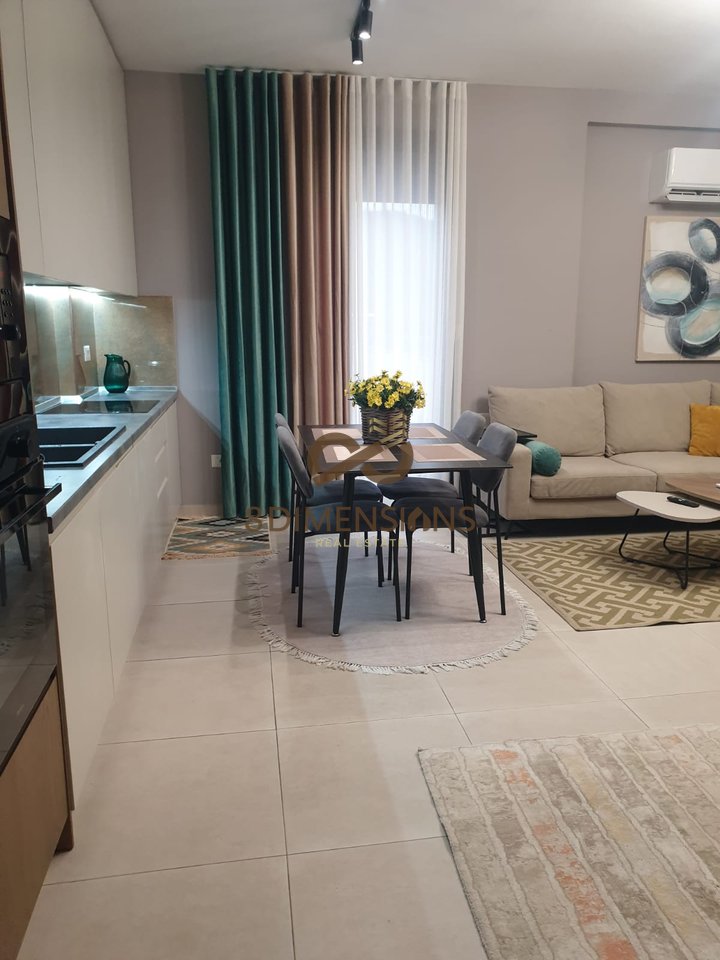 Jepet me qira apartament 2+1+2 + verandë, në Kodra e Diellit