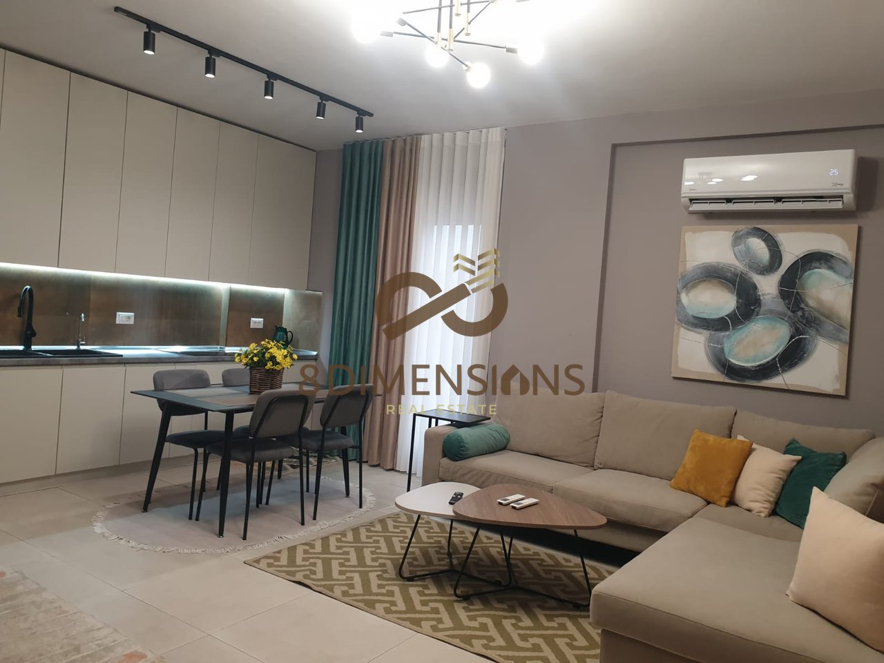 Jepet me qira apartament 2+1+2 + verandë, në Kodra e Diellit