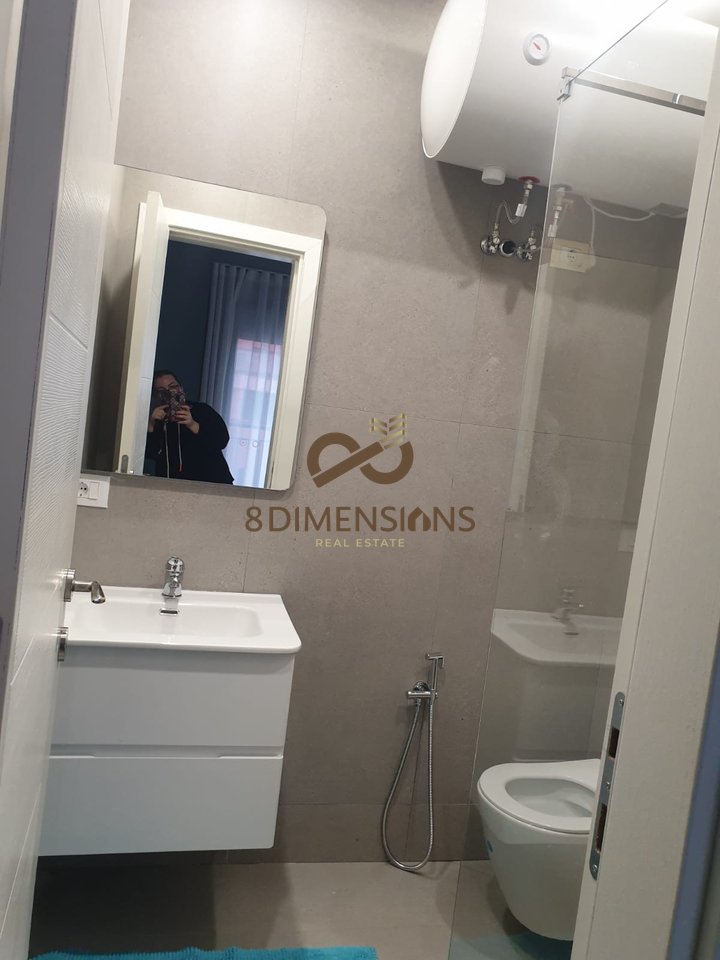 Jepet me qira apartament 2+1+2 + verandë, në Kodra e Diellit