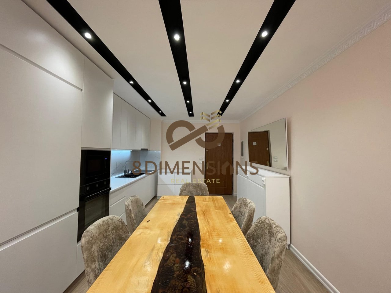 Liqeni i Thate jepet me qera Apartament 2+1+2 tualete+2 ballkone