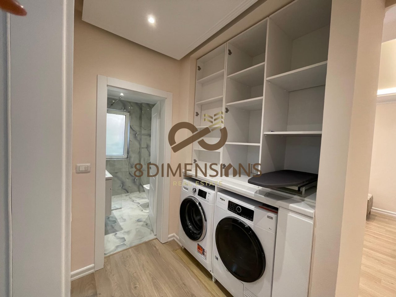 Liqeni i Thate jepet me qera Apartament 2+1+2 tualete+2 ballkone