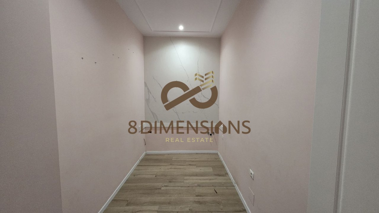 Jepet me qira Zyrë pranë Stadiumit Dinamo.