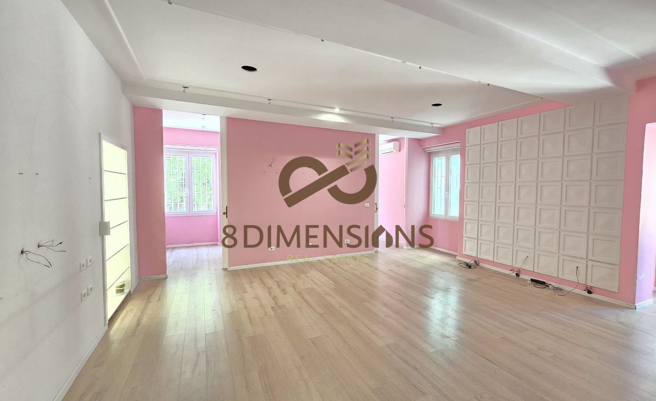 Jepet me qira Zyrë pranë Stadiumit Dinamo.