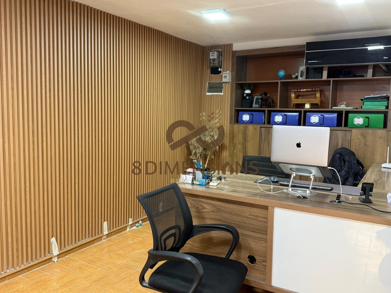 Jepet me qira Zyrë në Rrugën e Durrësit.