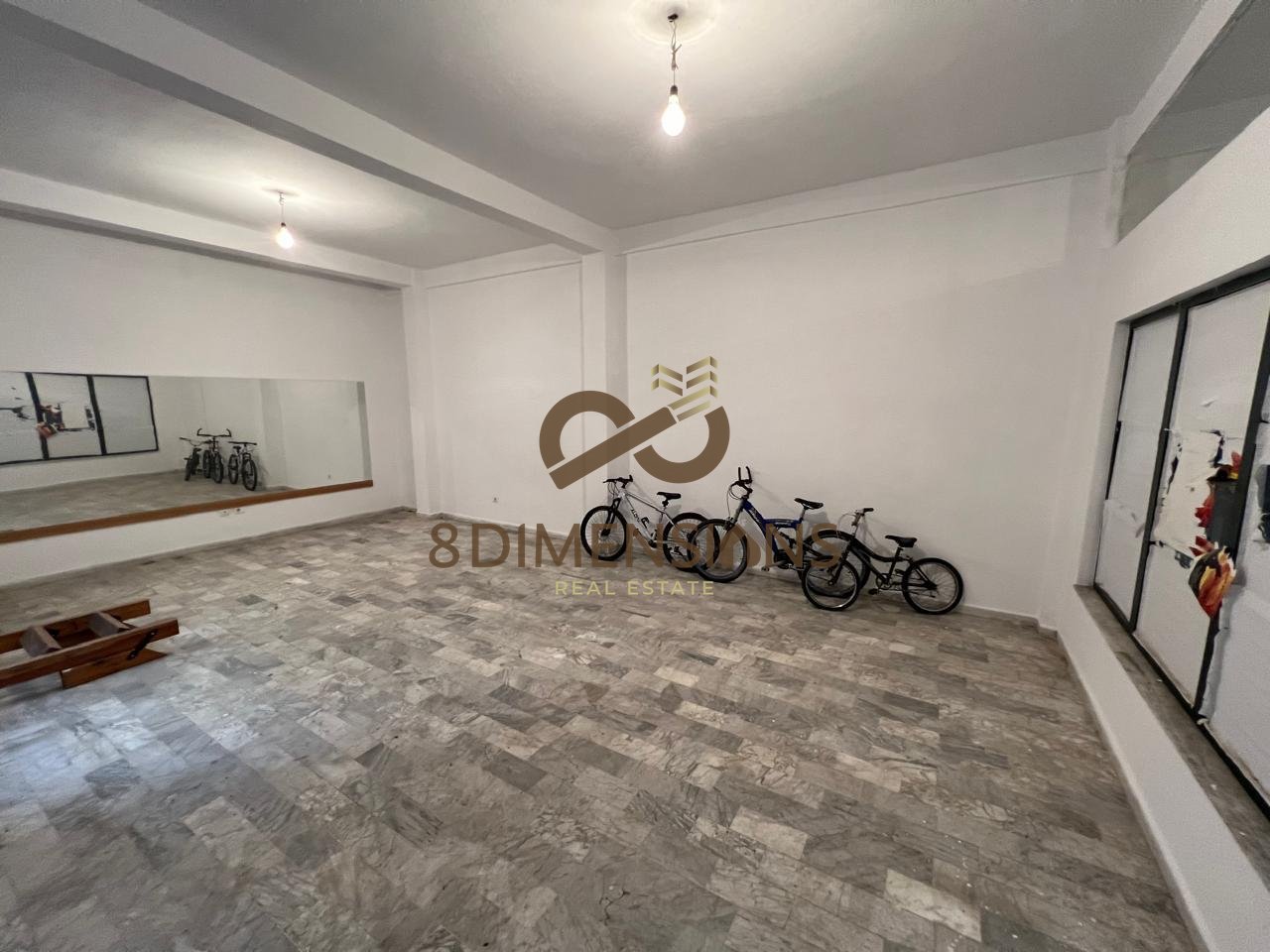 Ambient Zyre Open Space me Qira – Rr. e Bogdanëve