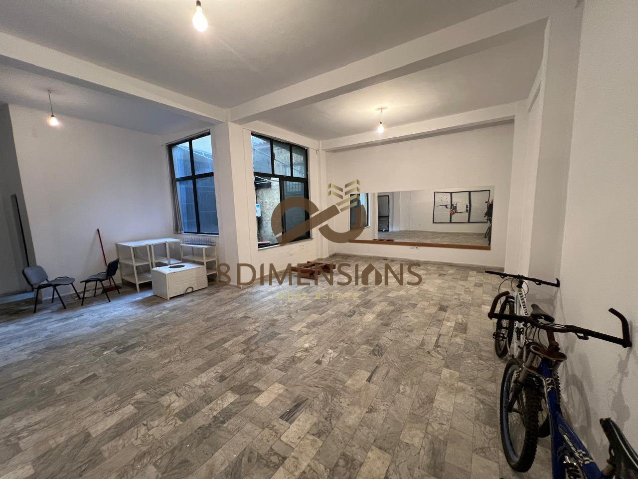 Ambient Zyre Open Space me Qira – Rr. e Bogdanëve