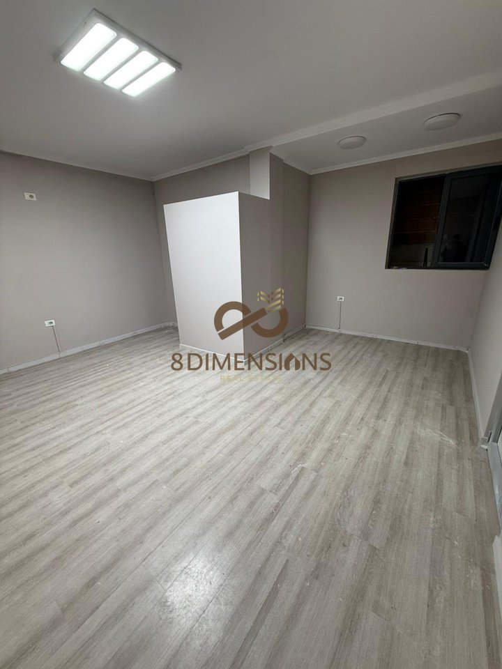 Commercial Space / Shop for Rent in Sauk