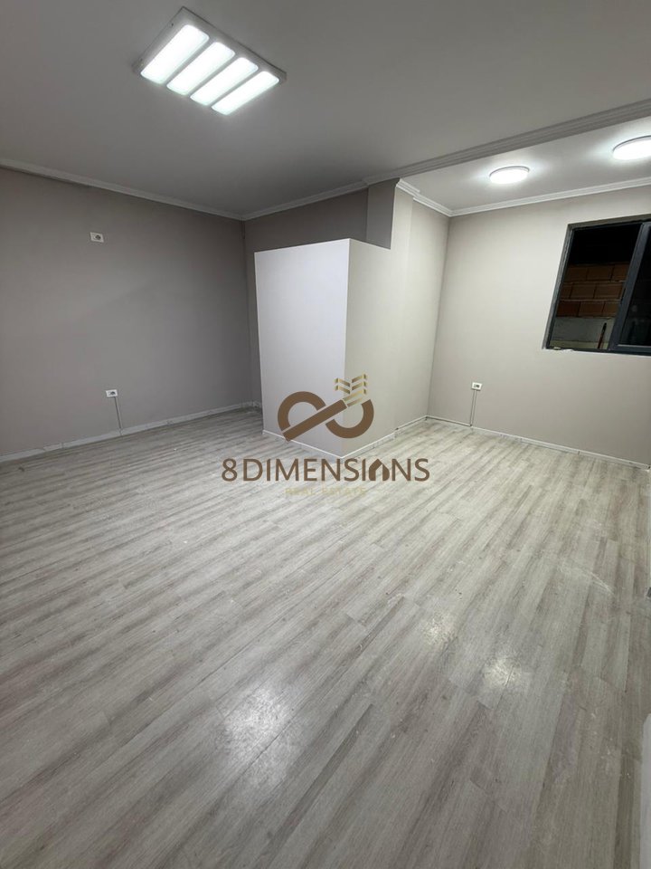 Commercial Space / Shop for Rent in Sauk