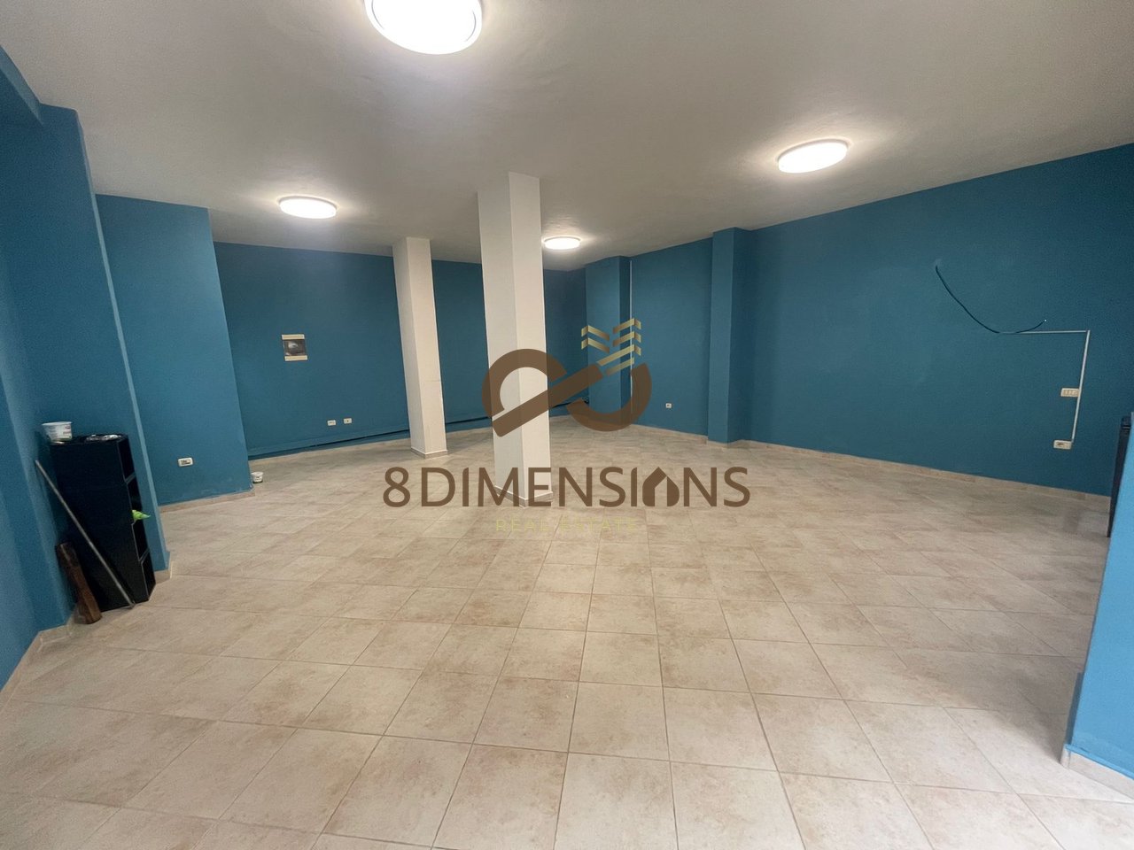Jepet me qira ambient komercial në Fresk pranë SPAR