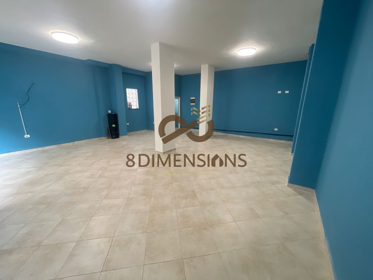 Jepet me qira ambient komercial në Fresk pranë SPAR