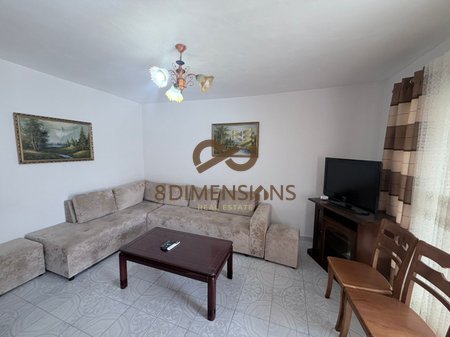 Shitet Apartament 2+1 ne rrugen Petro Nini Luarasi, prane Shkolles se Baletit  (D8142Z-23)