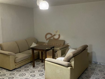 Jepet me qera Apartament 1+1 ne vile private ne Kodren e Priftit  (D8241Z-57)