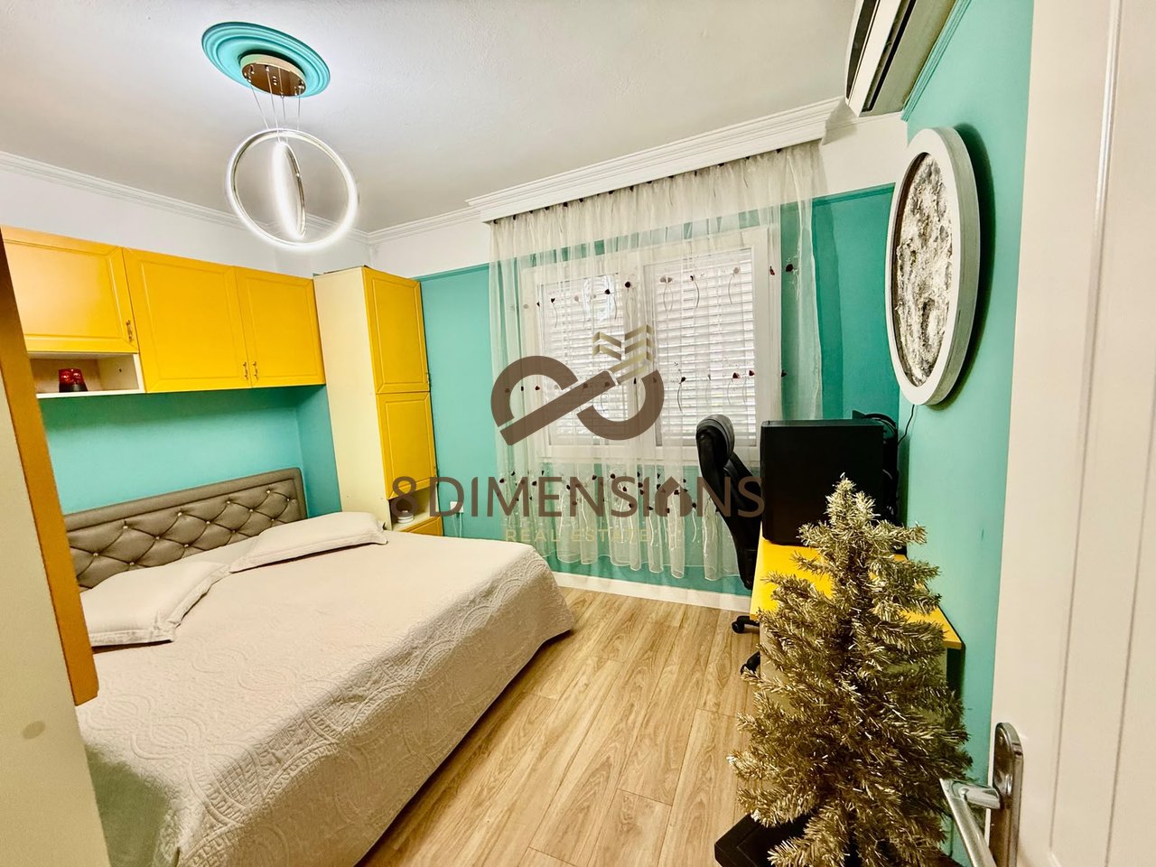Jepet me qera apartament 2+2 tek Komuna e parisit, prane Pasticeri Nefeli (D8242A-178)