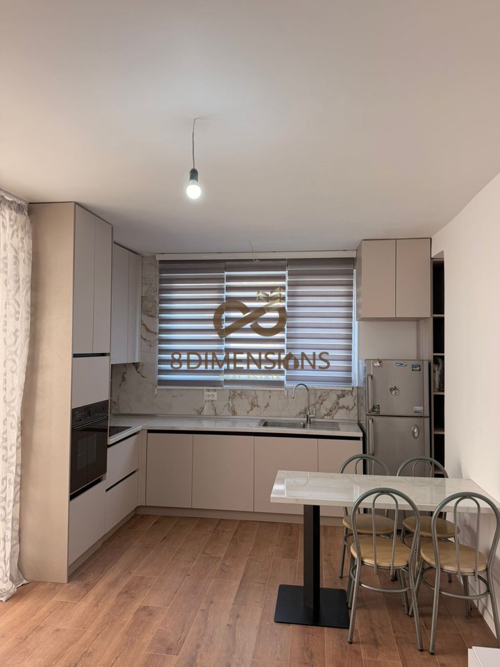 Jepet me qera Apartament 1+1 prane Rruges se Kosovareve  (D8241Z-55)
