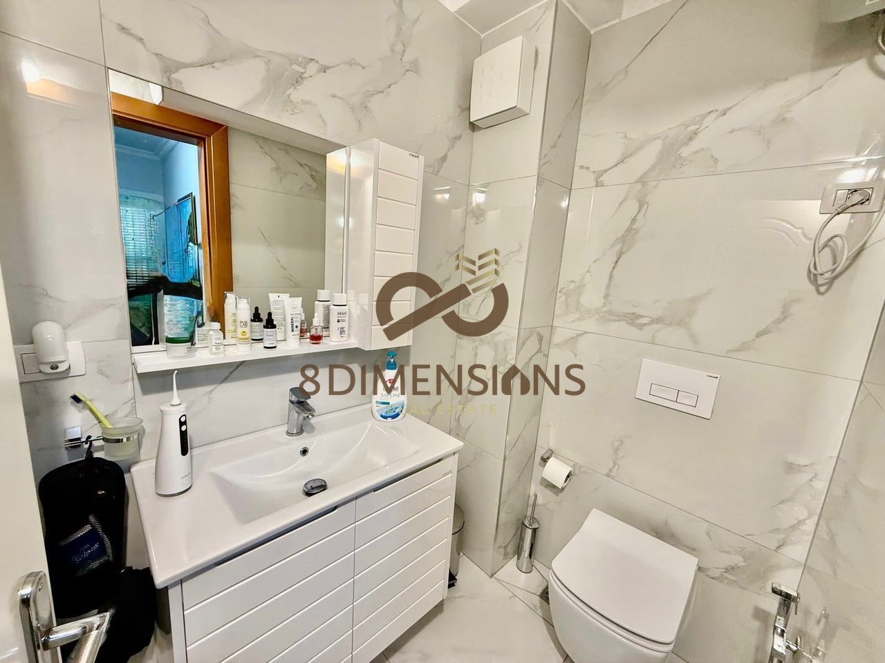 Jepet me qera apartament 2+2 tek Komuna e parisit, prane Pasticeri Nefeli (D8242A-178)
