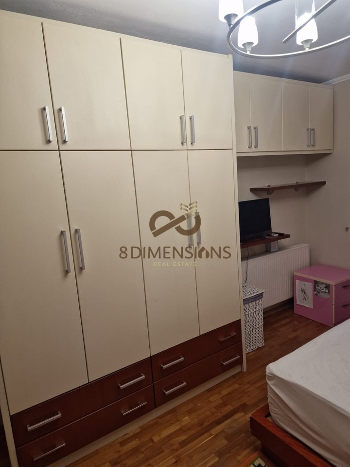 Jepet me qera Apartament 2+1 ne Rrugen Fortuzi D8242A-180
