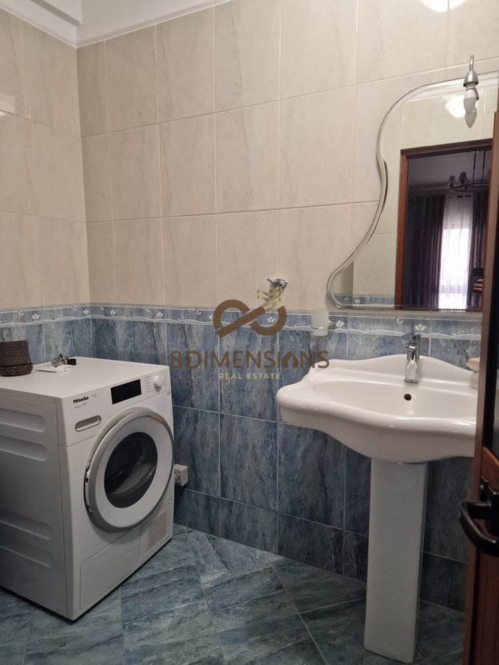 Jepet me qera Apartament 2+1 ne Rrugen Fortuzi D8242A-180