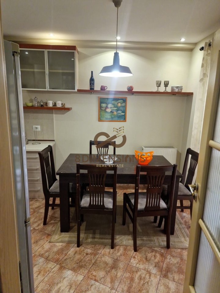 Jepet me qera Apartament 2+1 ne Rrugen Fortuzi D8242A-180