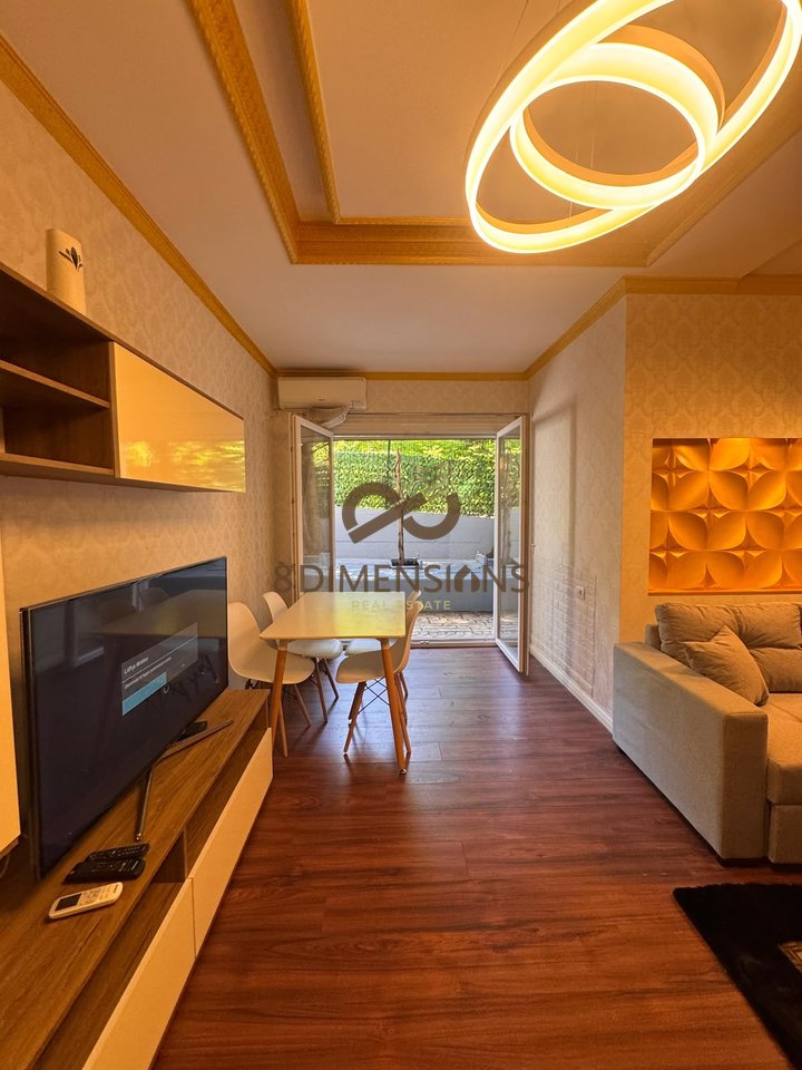 Jepet me qera Apartament 2+1 Tek Liqeni i thate, prane Raddison Hotel D8242A-182