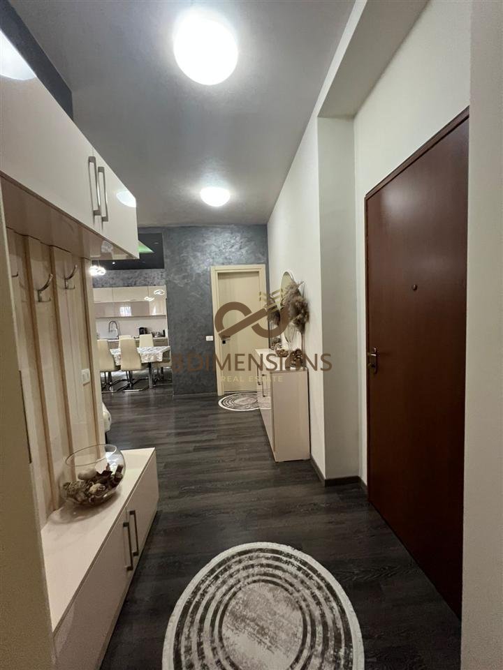 Shitet Apartament 2+1+2 ngjitur me Deliorgjin, prane Hilton Hotel (D8142A-130)