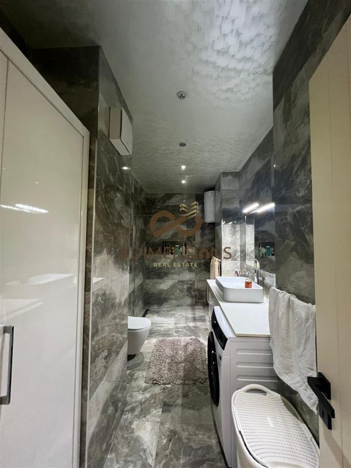 Shitet Apartament 2+1+2 ngjitur me Deliorgjin, prane Hilton Hotel (D8142A-130)