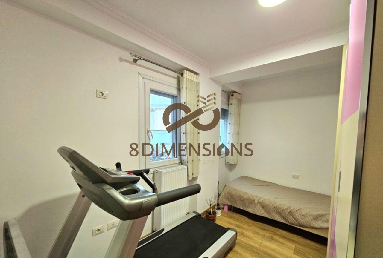 Jepet me qera Apartament 2+1 pranë Kopshtit Botanik (D8242A-185)
