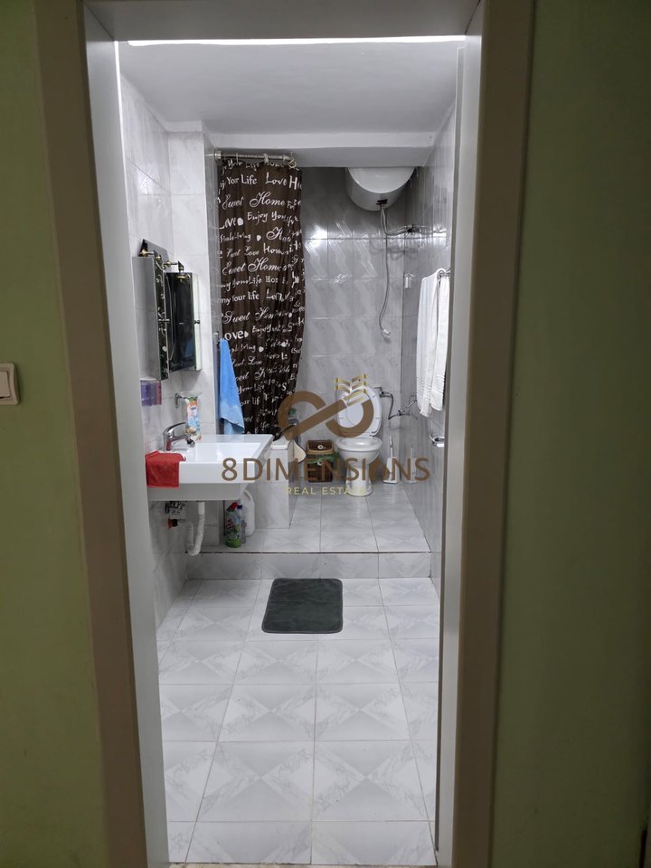 Appartamento 2+1+2 in affitto a Ali Dem, in Via Petro Nini Luarasi D8242Z-23