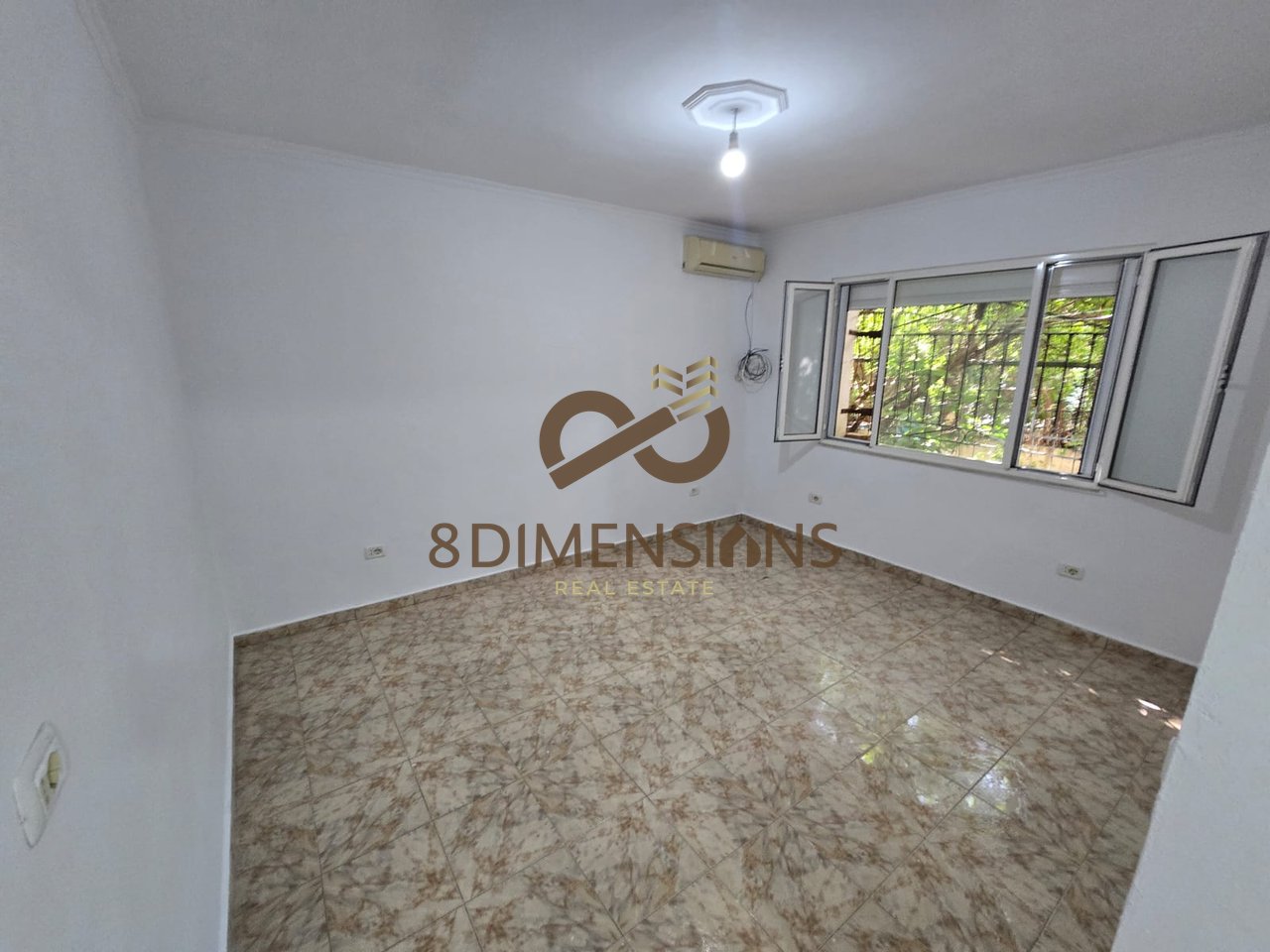 For sale 2 separate rooms on Kavaja street (D815A-38)
