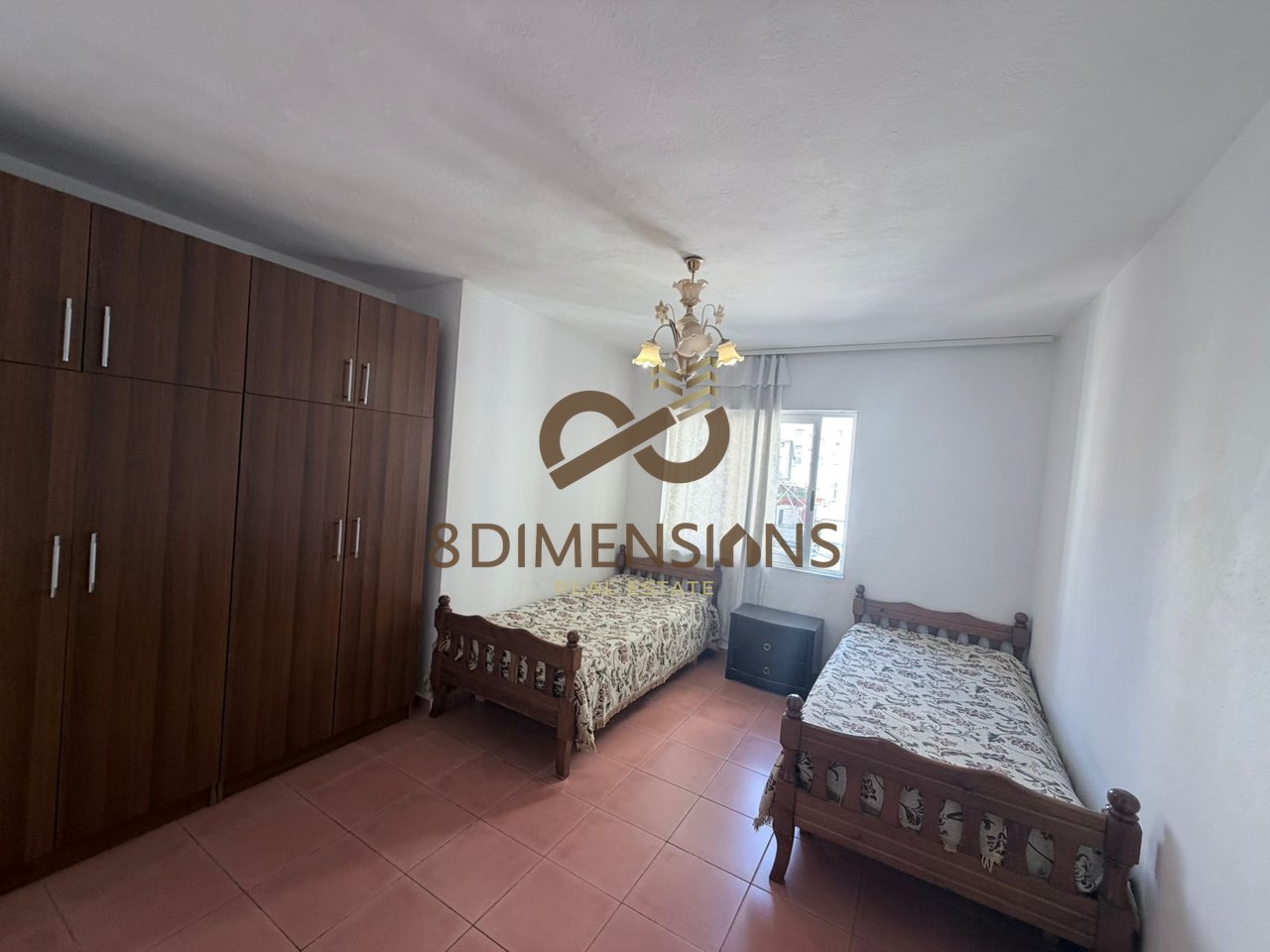 Shitet Apartament 2+1 ne rrugen Petro Nini Luarasi, prane Shkolles se Baletit  (D8142Z-23)