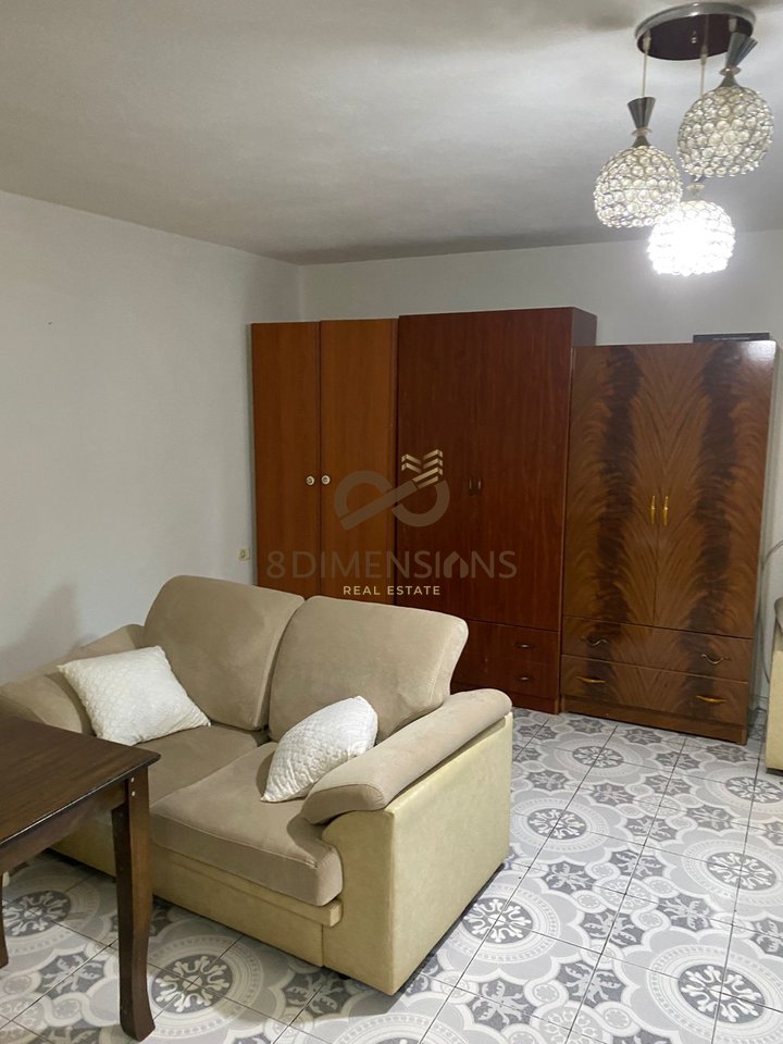 Jepet me qera Apartament 1+1 ne vile private ne Kodren e Priftit  (D8241Z-57)