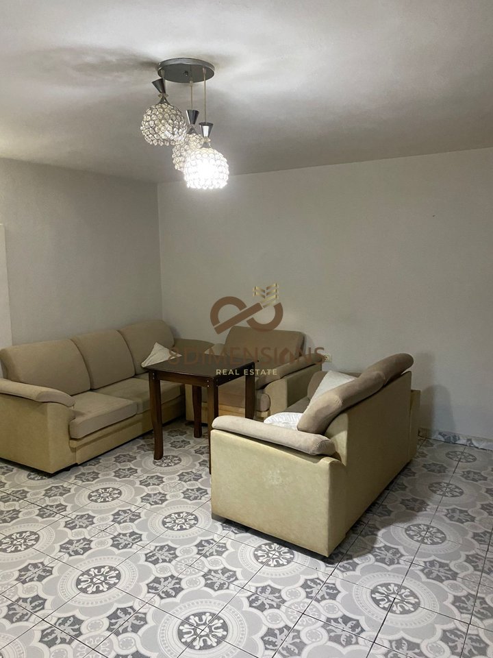 Jepet me qera Apartament 1+1 ne vile private ne Kodren e Priftit  (D8241Z-57)