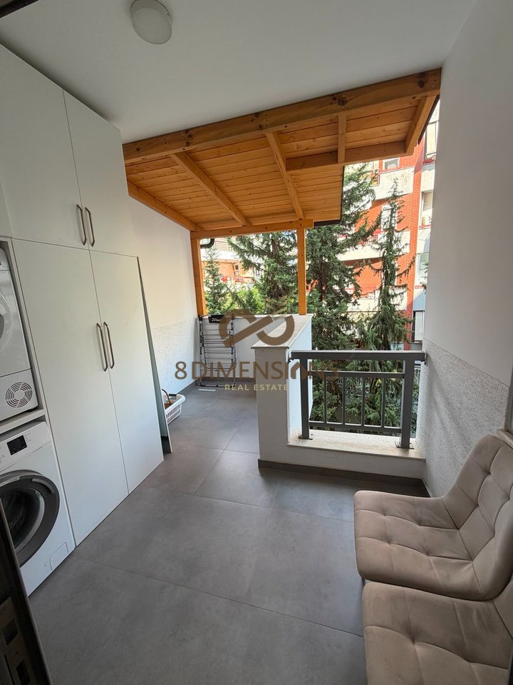 Shitet apartament 1+1 në Rrugën Peti, pranë Hotel Sokratit (D8141A-118)
