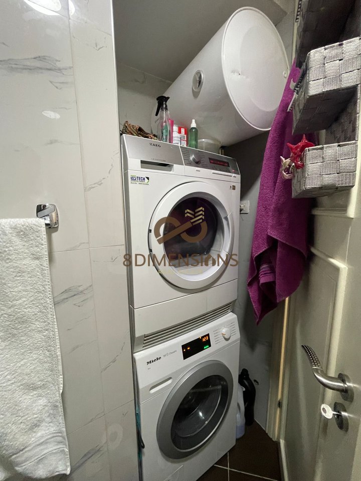 Shitet Apartament 3+1+2 ne Kopshin Botanik prane Xhamise D8143A-33