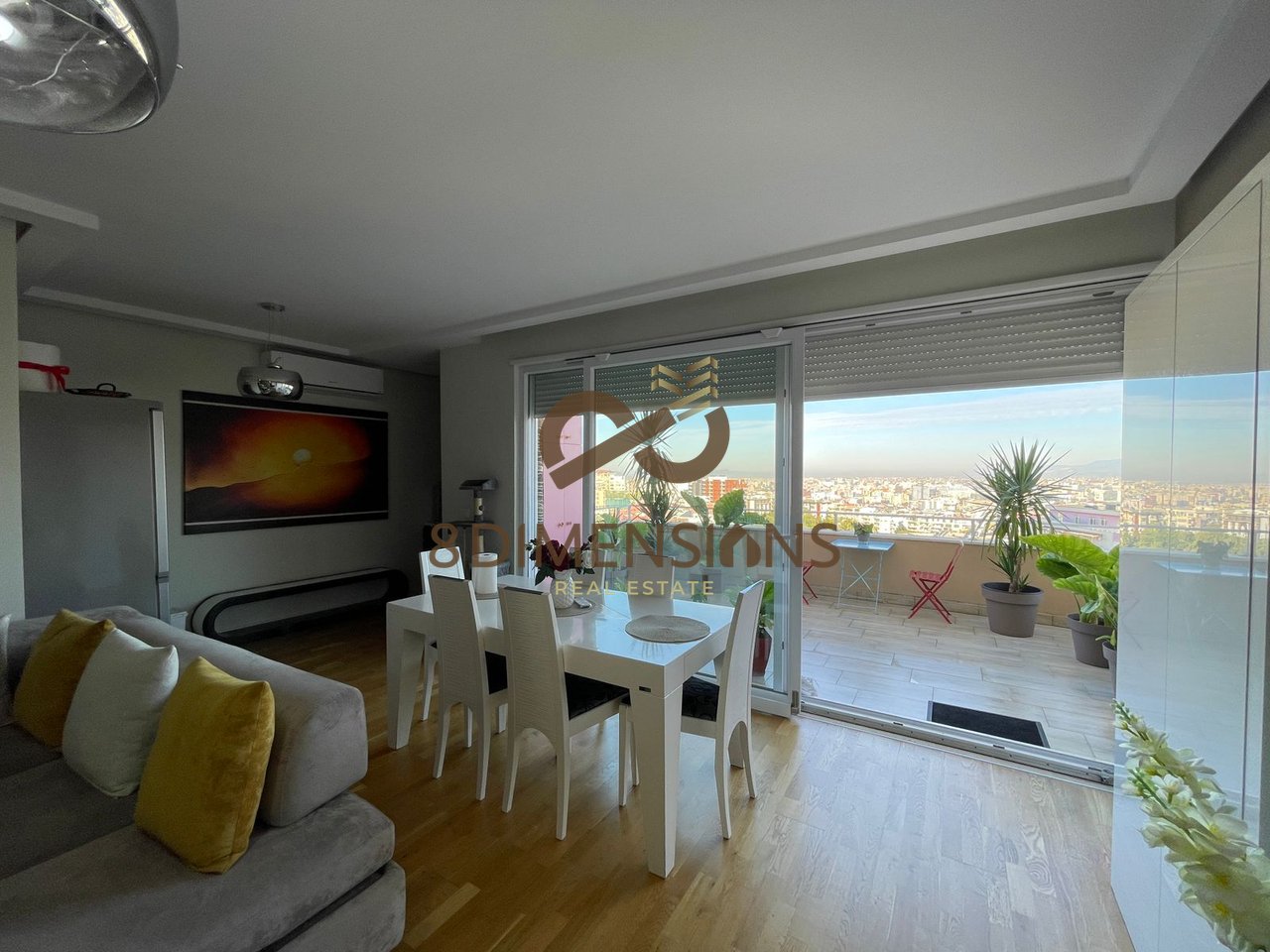 Shitet Apartament 3+1+2 ne Kopshin Botanik prane Xhamise D8143A-33