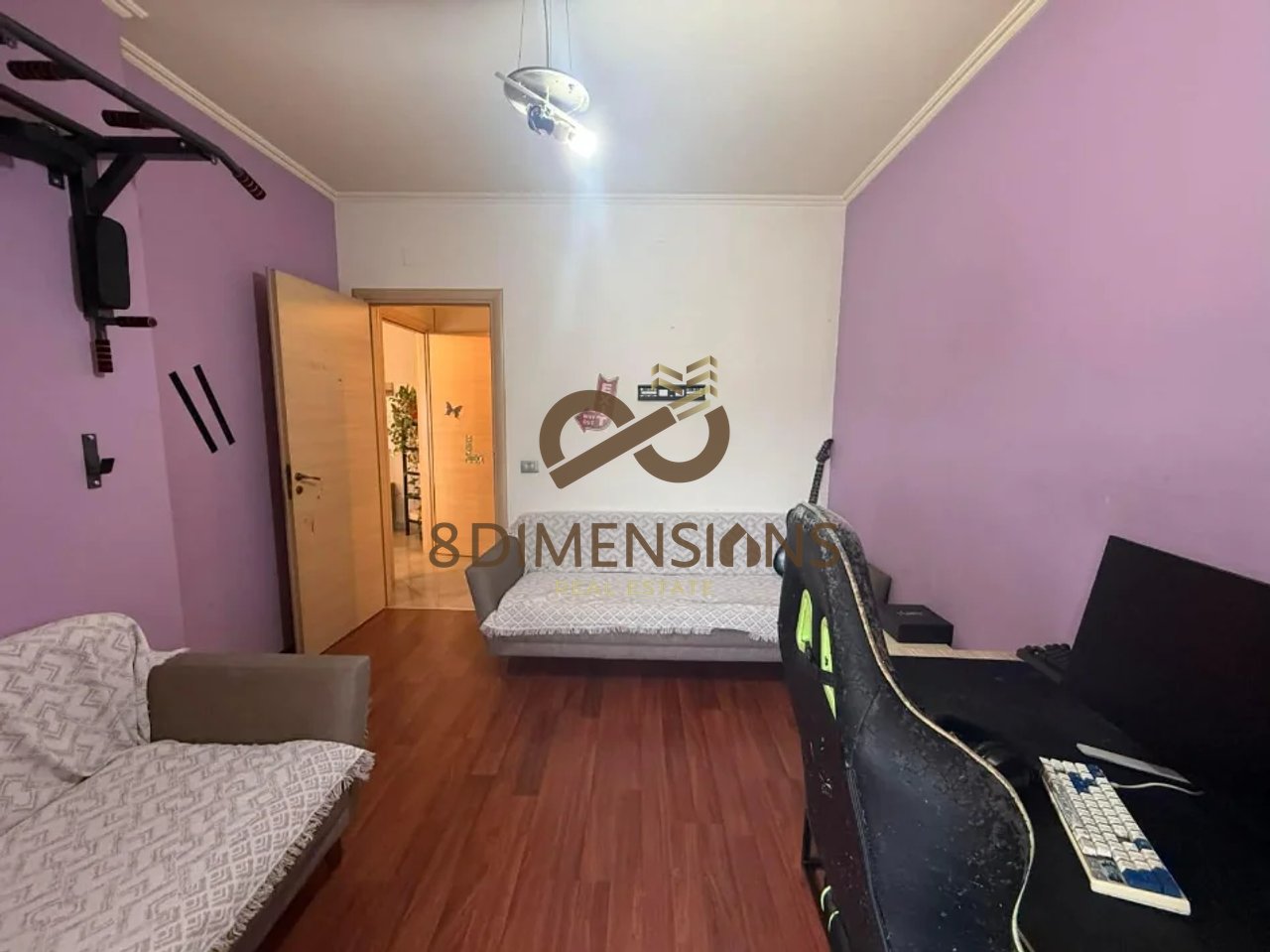 Shitet apartament 2+1+2+2 (gati per banim) ne Kinostudio - prane Komisariatit Nr.4 D8142A-134