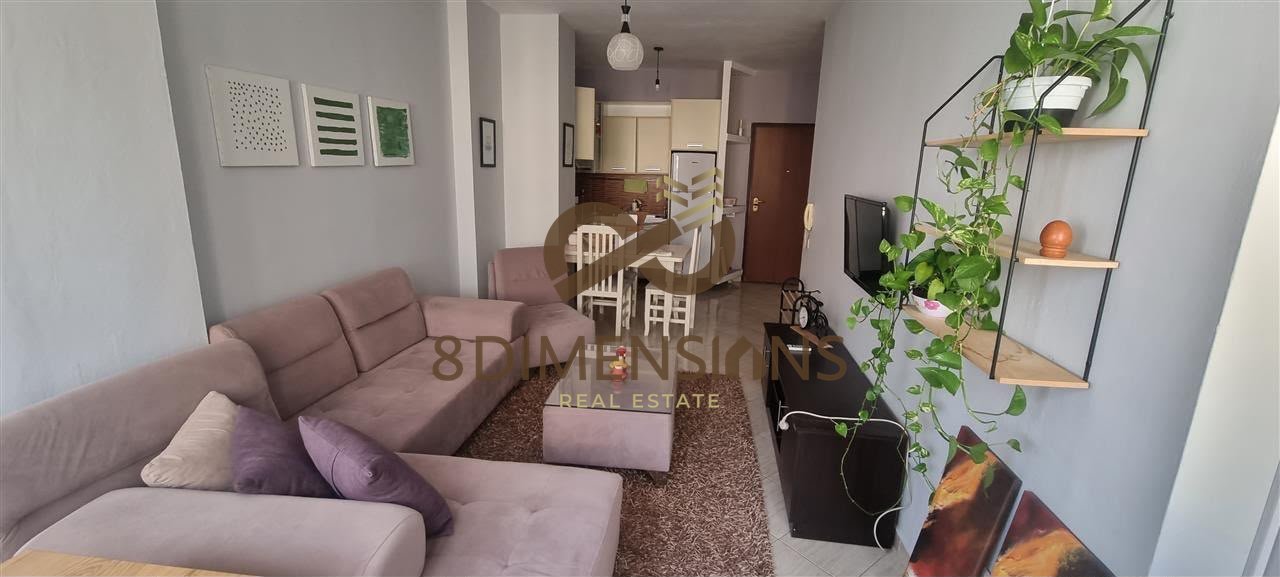 Jepet me qera Apartament 1+1 ne Selvi  prane rruges 4 Deshmoret (D8241A-223)
