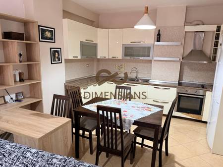 Jepet me qera Apartament 1+1 ne Yzberisht prane Pallateve Cabej 370 EUR (D8241A-230)
