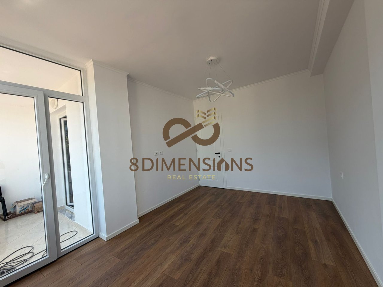 Shitet Apartament 1+1 në Rrugën Dritan Hoxha, pranë Universitetit "Zoja e Këshillit të Mirë" (D8141A-121)