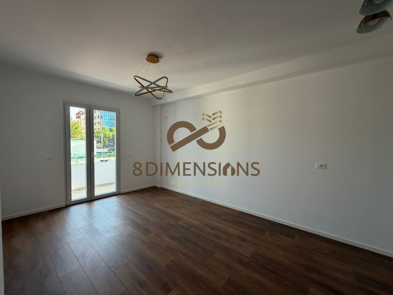 Shitet Apartament 1+1 në Rrugën Dritan Hoxha, pranë Universitetit "Zoja e Këshillit të Mirë" (D8141A-121)