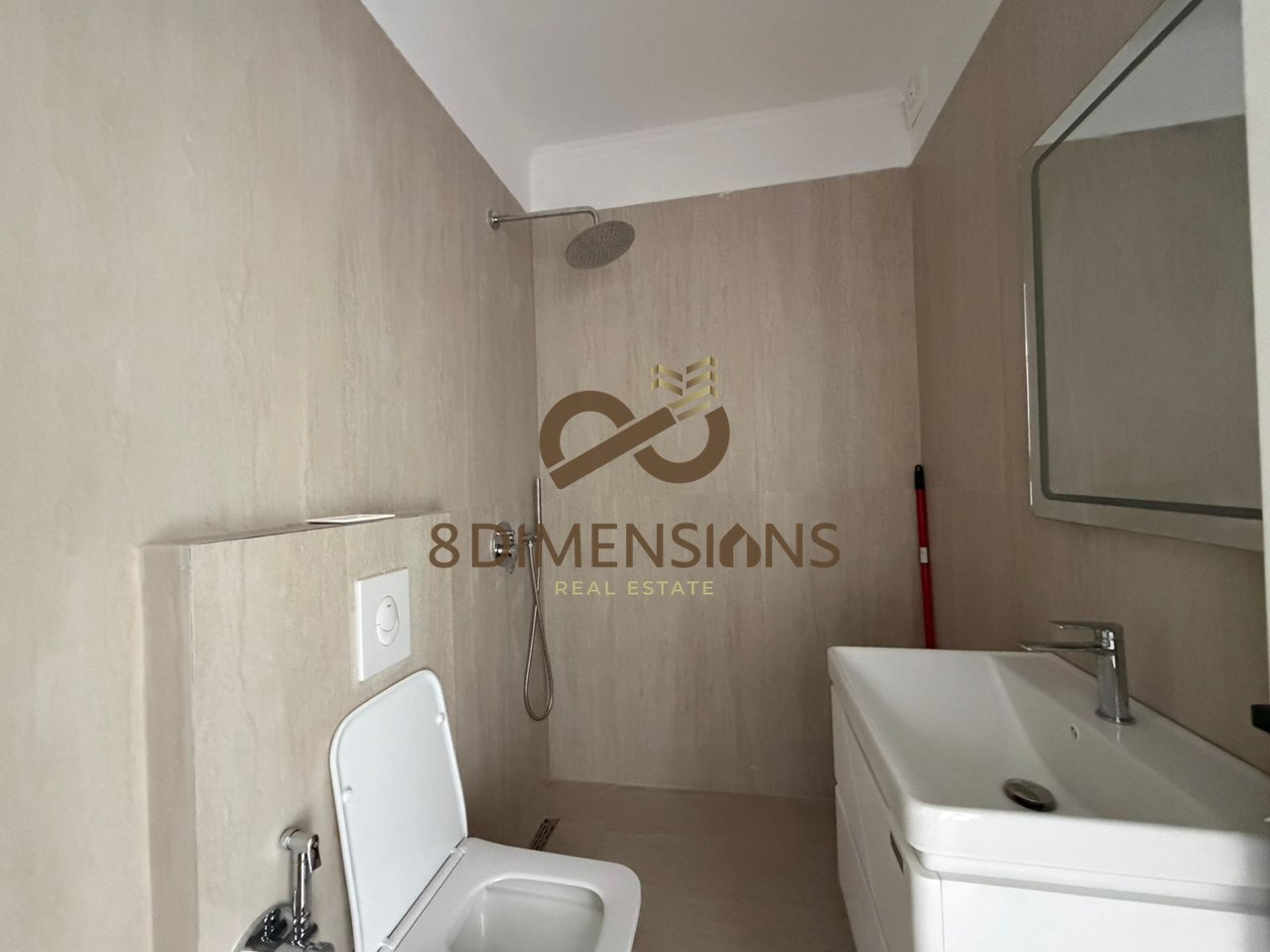 Shitet Apartament 1+1 në Rrugën Dritan Hoxha, pranë Universitetit "Zoja e Këshillit të Mirë" (D8141A-121)
