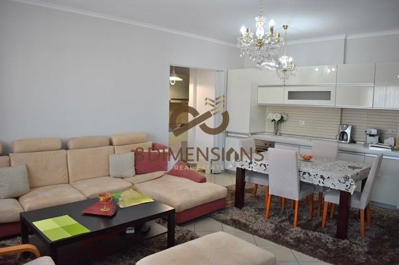 Shitet Apartament 3+1+2 ne Rruge te Kavajes, prane Condor Center (D8143A-35)