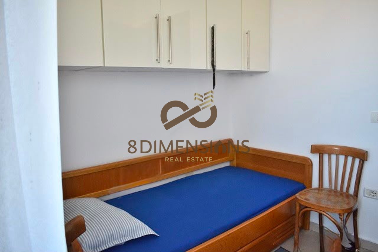 Shitet Apartament 3+1+2 ne Rruge te Kavajes, prane Condor Center (D8143A-35)