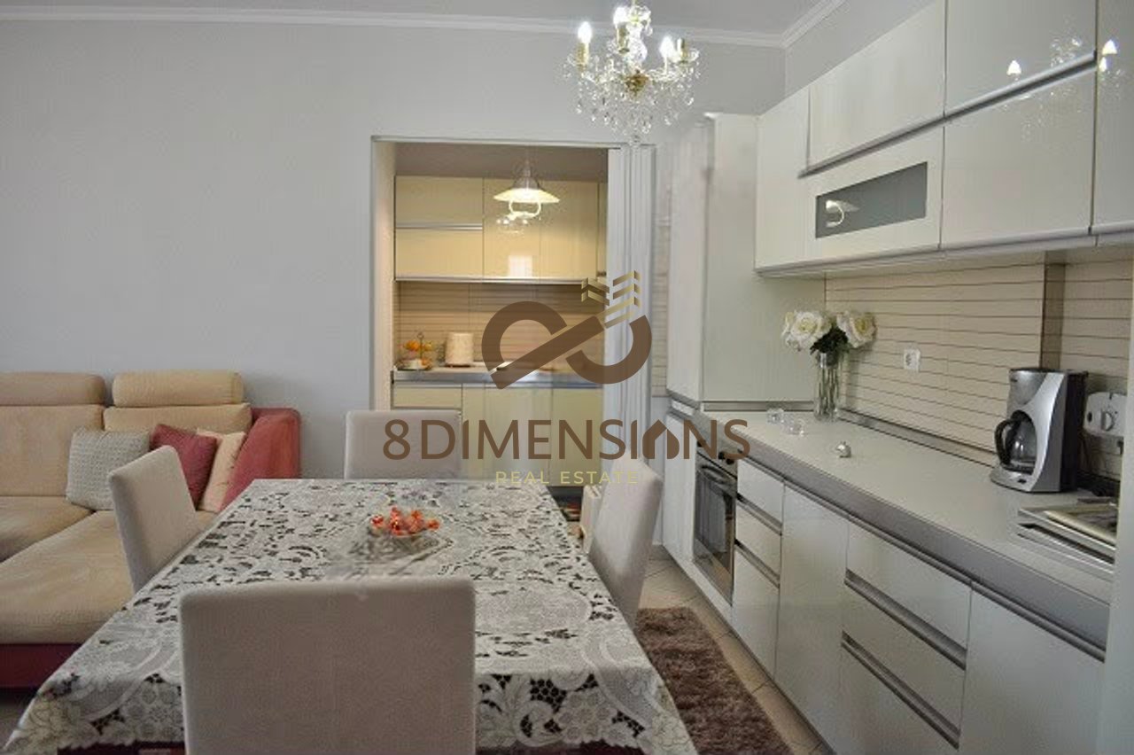 Shitet Apartament 3+1+2 ne Rruge te Kavajes, prane Condor Center (D8143A-35)