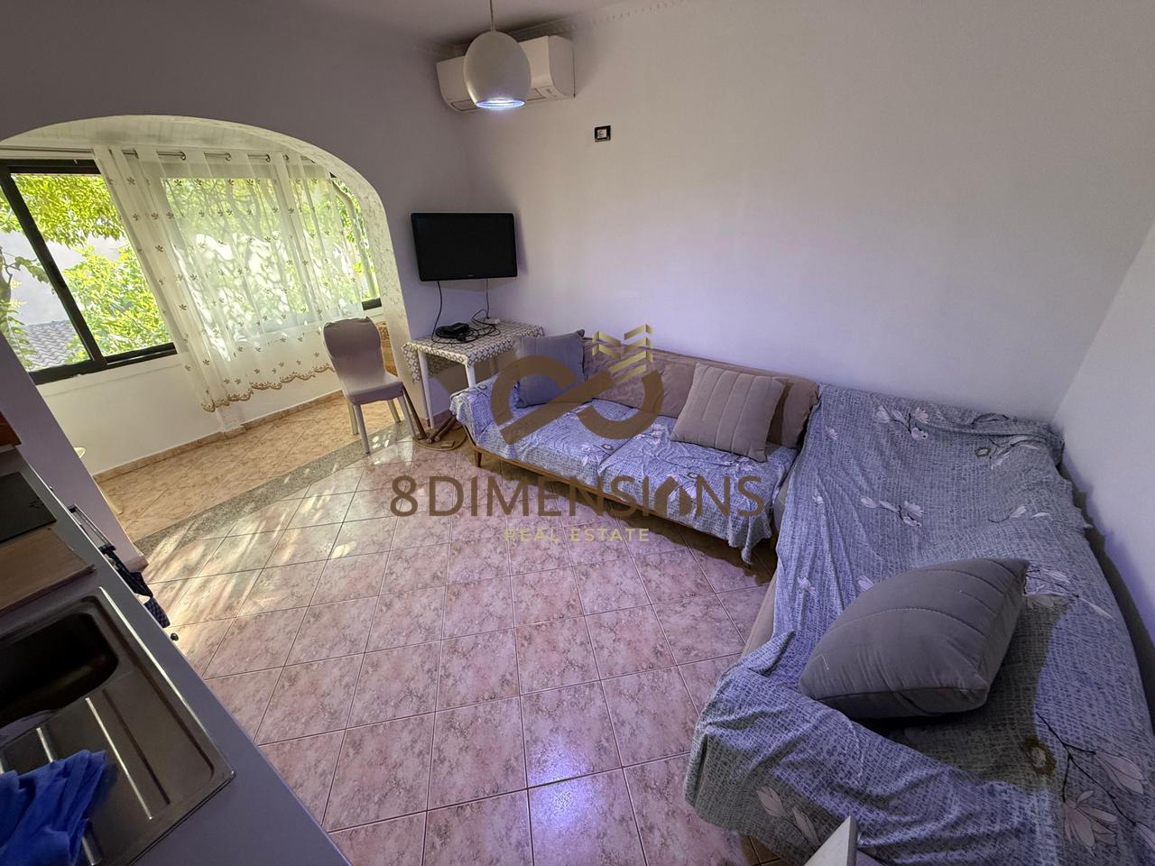 Affittasi villa su due piani a Kombinat