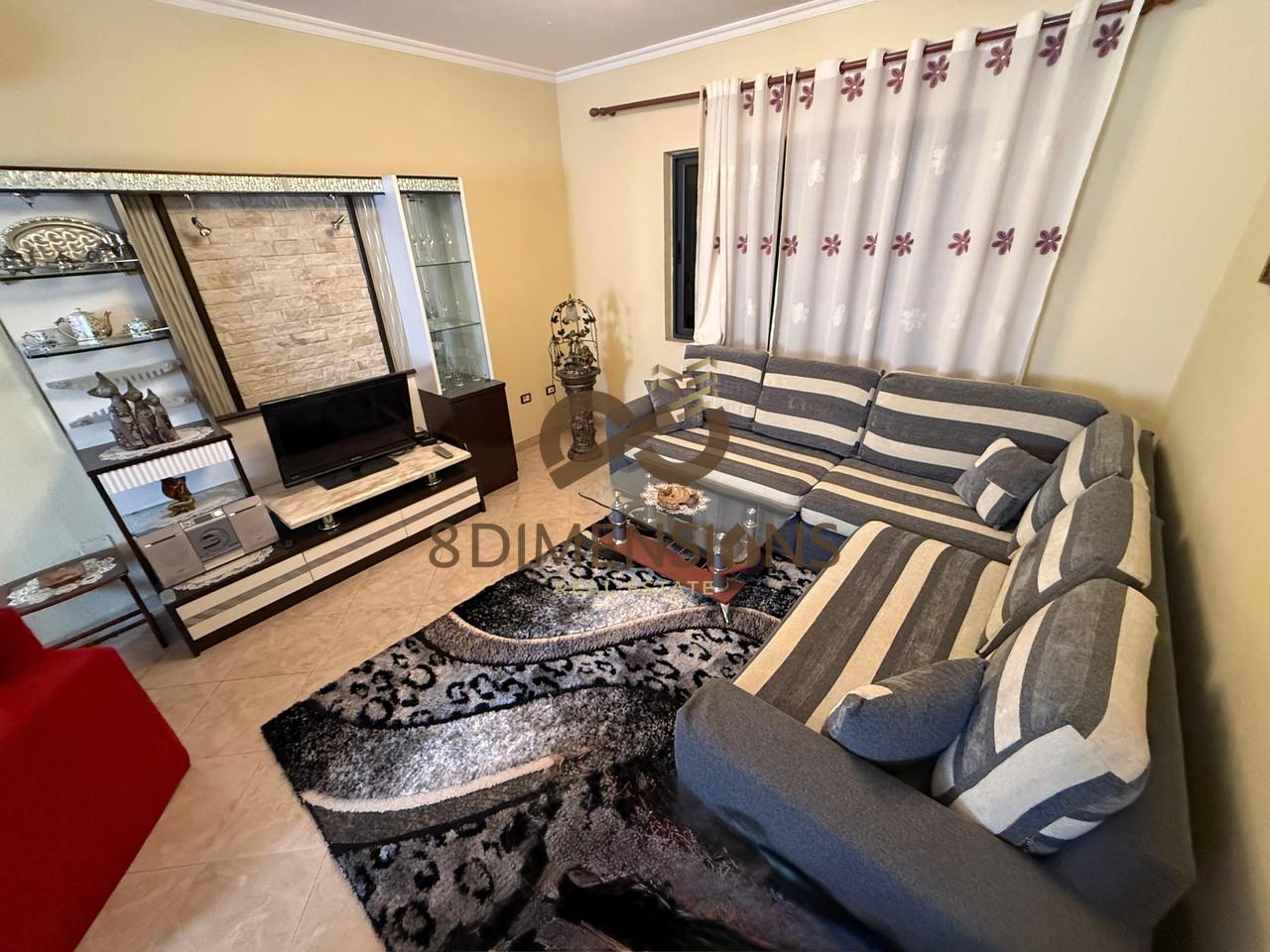 Affittasi villa su due piani a Kombinat
