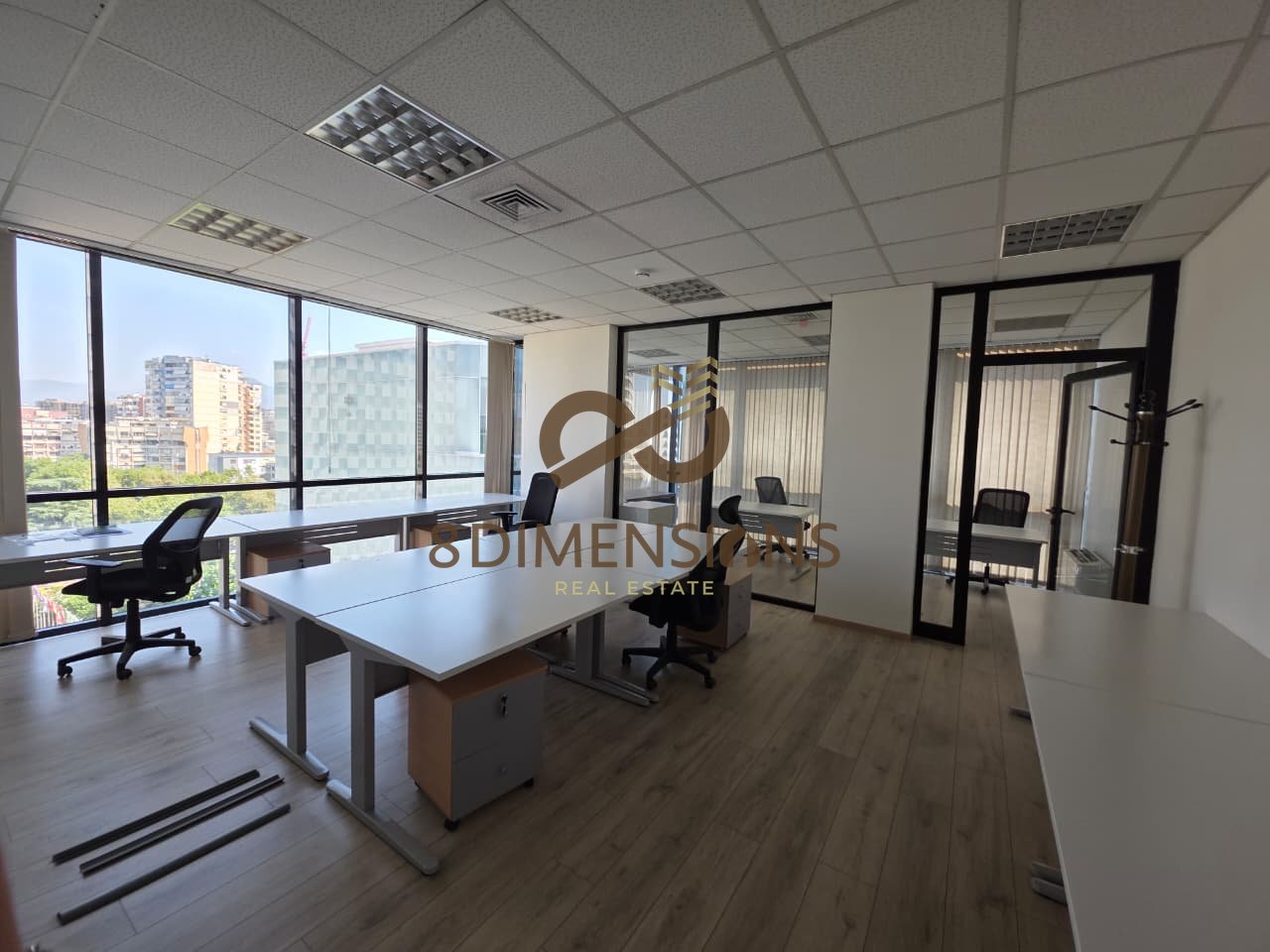 Affittasi ambiente a Downtown one, vicino alla Piramide di Tirana (D828A-43)
