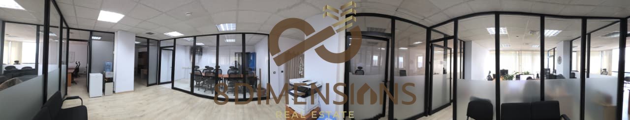In affitto: Locale a Downtown One, vicino alla Piramide di Tirana (D828A-42)

