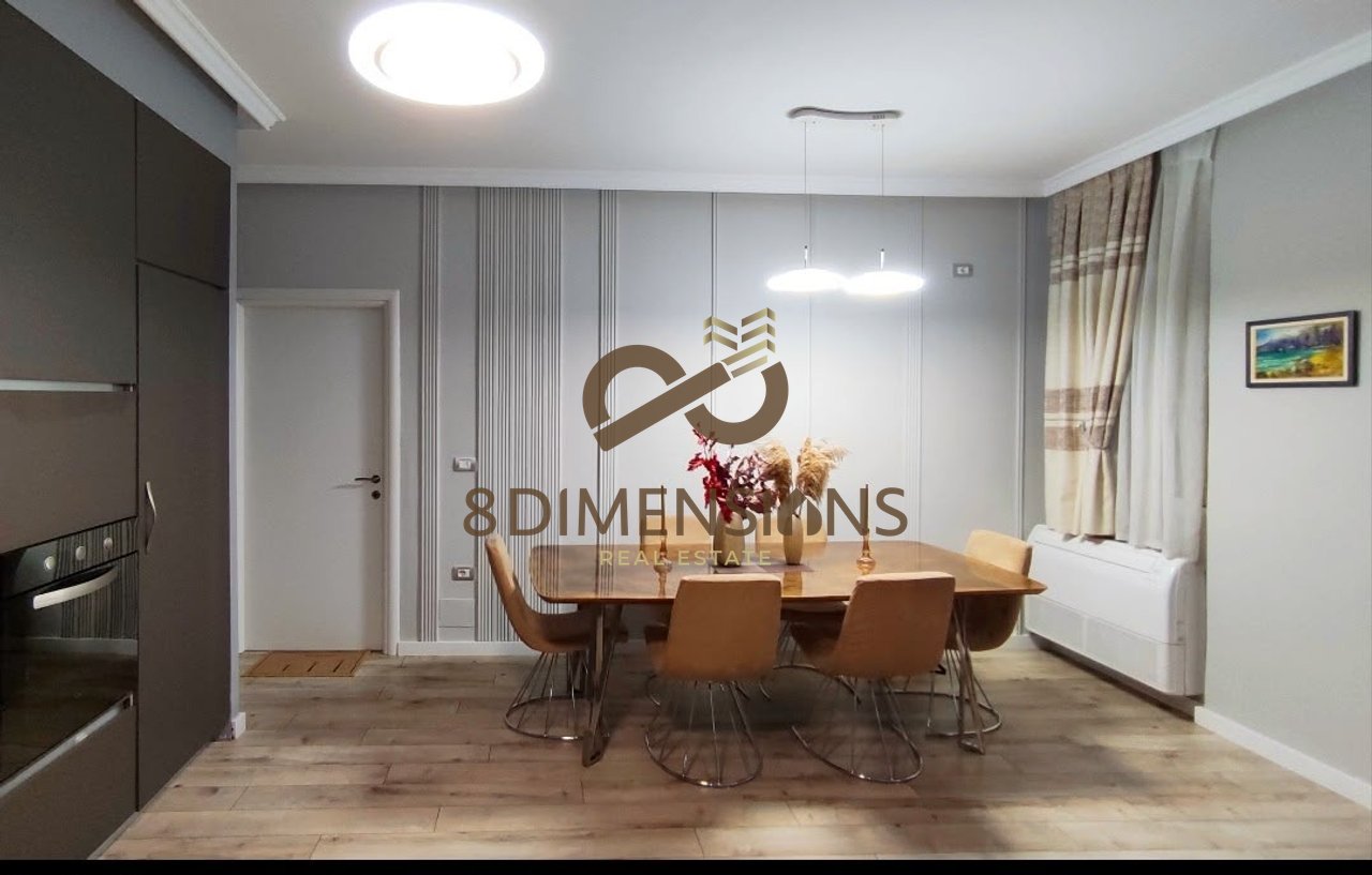 Jepet me qera Apartament 2+1 ne kopshtin Botanik prane xhamise se Selites (D8242A-215)