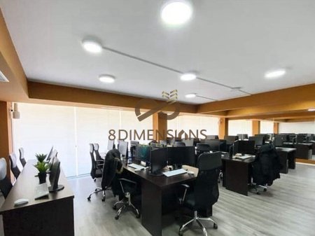 Locale Commerciale in Affitto, in Via Sami Frasheri - Scuola Petro Nini Luarasi (D825A-49)
