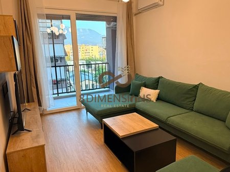 Affittasi appartamento 1+1 in Via 5 Maji (D8241A-240)
